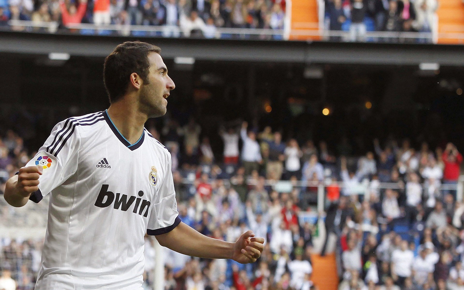 罗马城市德比胜利!继续追逐意甲冠军梦,欧联_罗马总比分3-2晋级四强